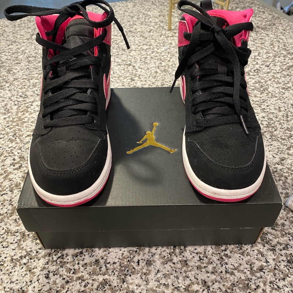 Jordan Retro 1 Black and Pink Size 3
